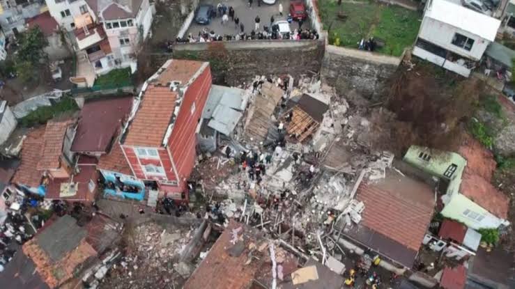 gbpartisi's tweet photo. Hayatını kaybeden vatandaşımıza Allah’tan rahmet, ailesine ve yakınlarına başsağlığı; yaralı vatandaşlarımıza acil şifalar diliyoruz.
Ali Karnap 
Güç Birliği Partisi 
Genel Başkanı 
#alikarnap #güçbirliğipartisi #güçbirliğihareketi
                 https://t.co/zT6sWcHIC2 https://t.co/Z3G76J13SD