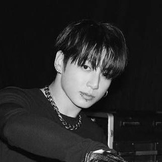 ella, young forever 🪭 tweet media