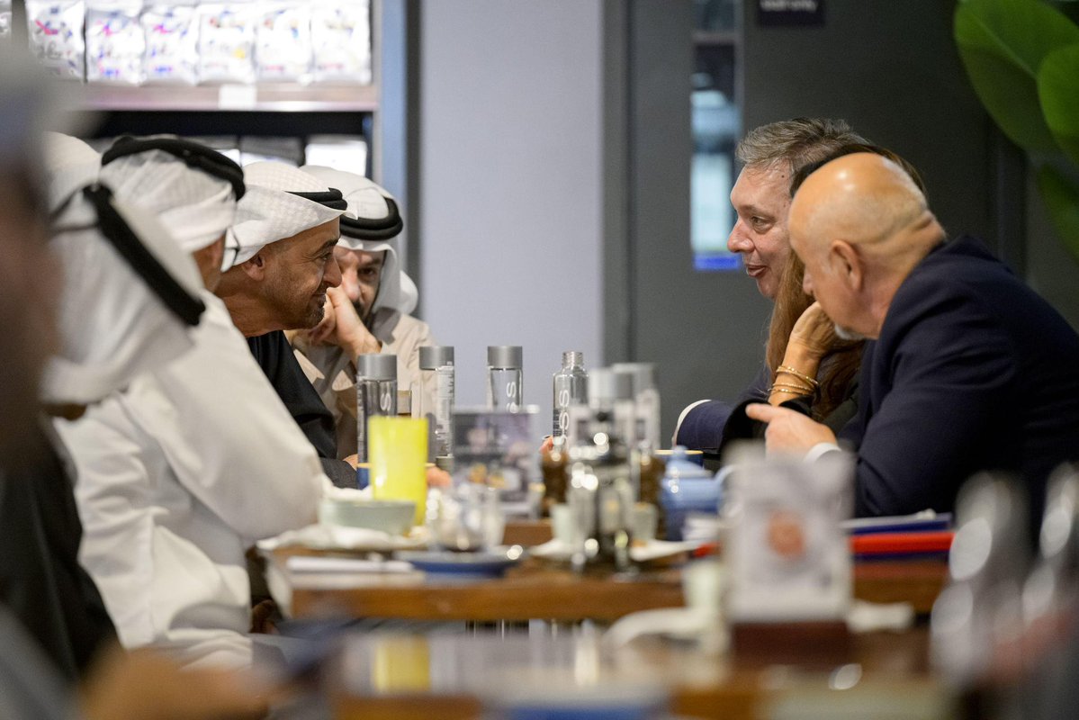 شبكة أبوظبي tweet media