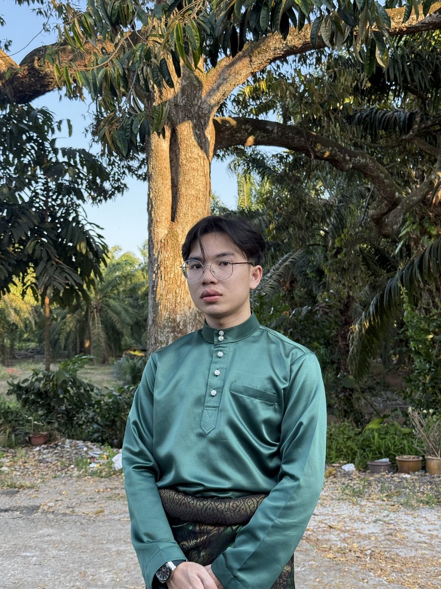apihkermal's tweet photo. 1st eid actually… tpi baru teringat this acc exists👁️👅👁️ https://t.co/W8wYQGSU0h