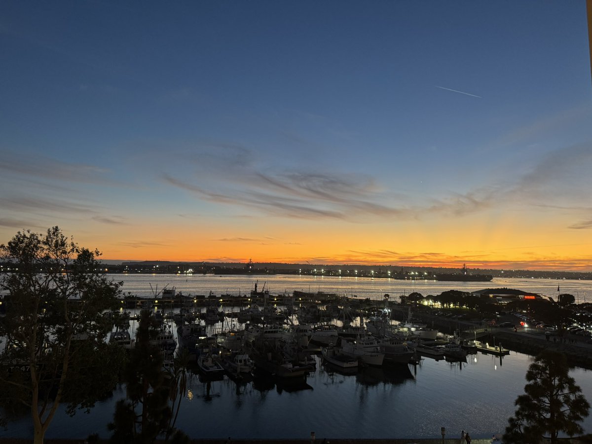 Coach Hop tweet media