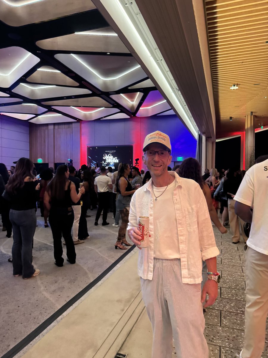 Coach Hop tweet media