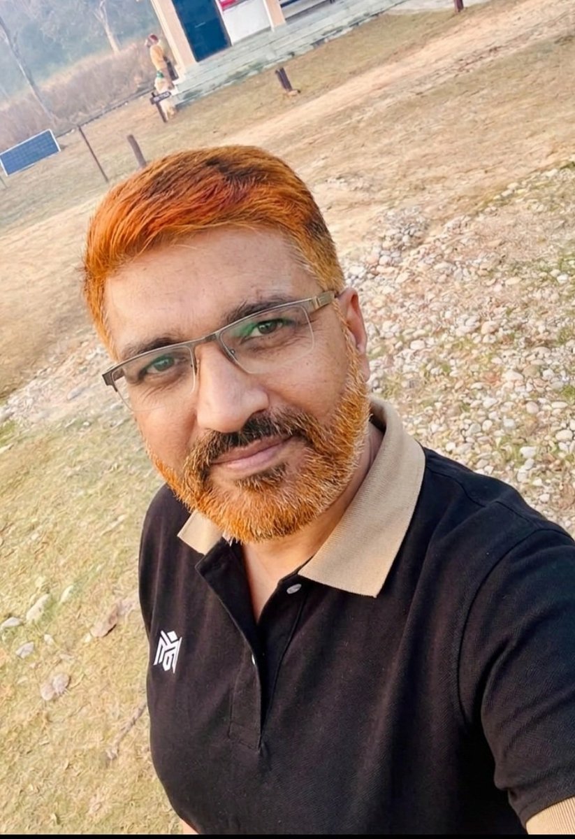 Dubeyvicky_11's tweet image. "स्टाइल वही जो दिल जीत ले।"

#Selfietime
#NewLook #StyleStatement #Confidence #MenWithClass #DesiVibe #TrendingLook