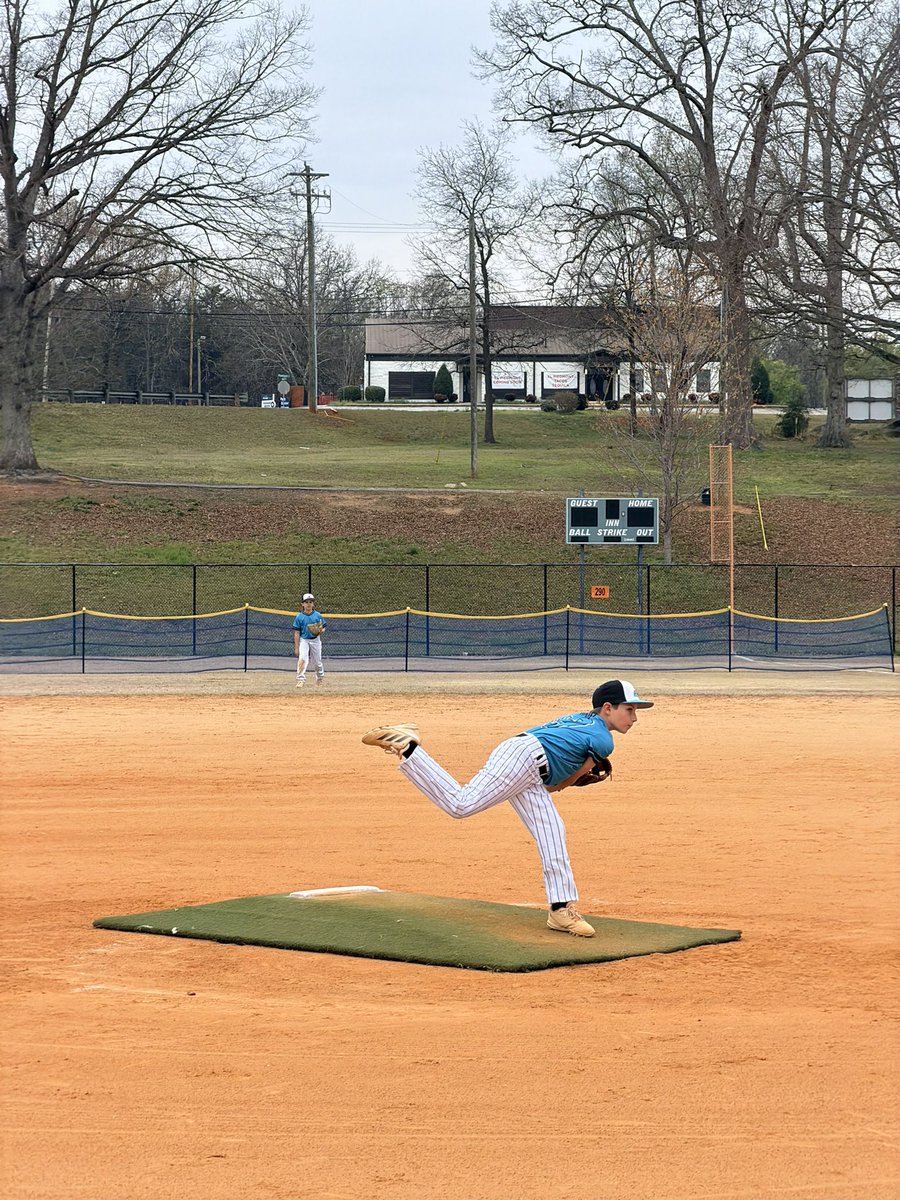 OUAlumni2003's tweet photo. Now the youngest is getting a chance to do this thing! Love you James.  #futuregrizz #futurepirate https://t.co/l6ZQL5qzND