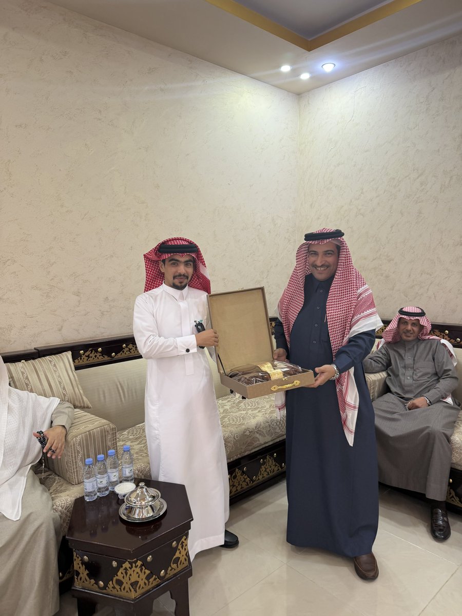 عبدالله بن لافي العنزي tweet media