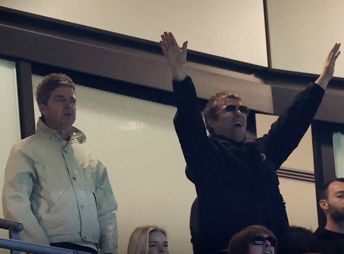 kat ⊹ ࣪ ˖ 🎧ྀི tweet media