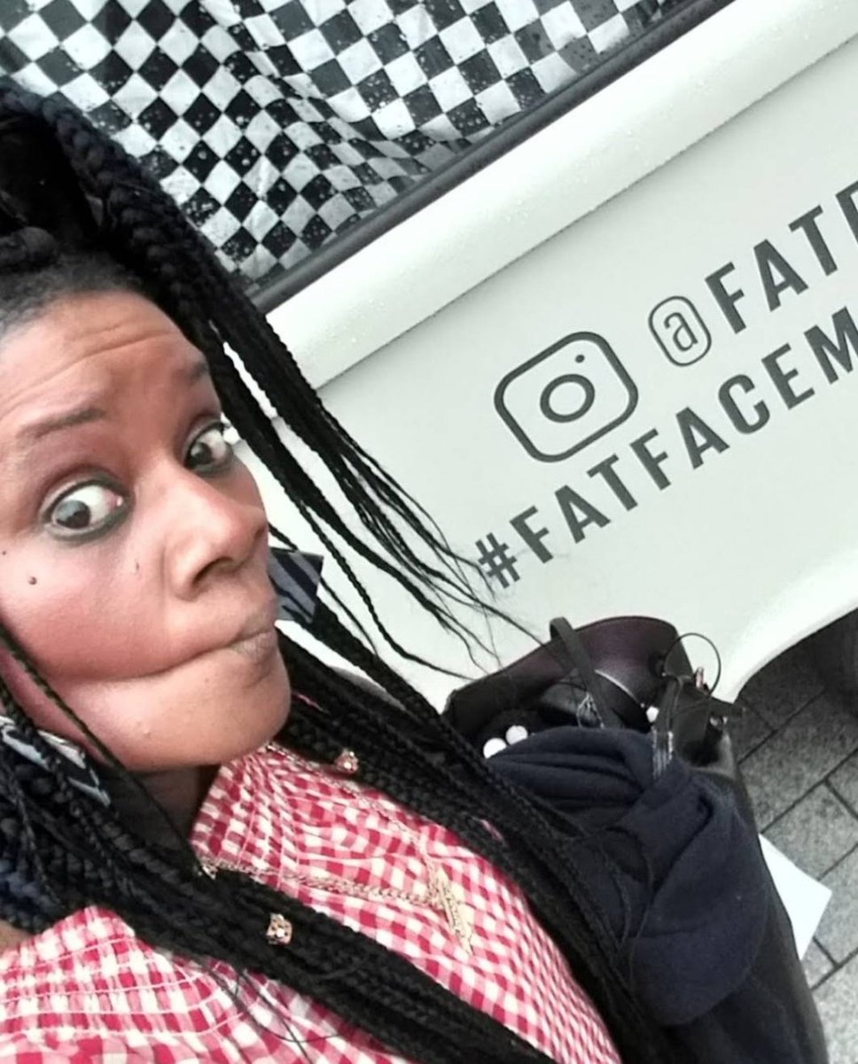 #InTheChat tweet media