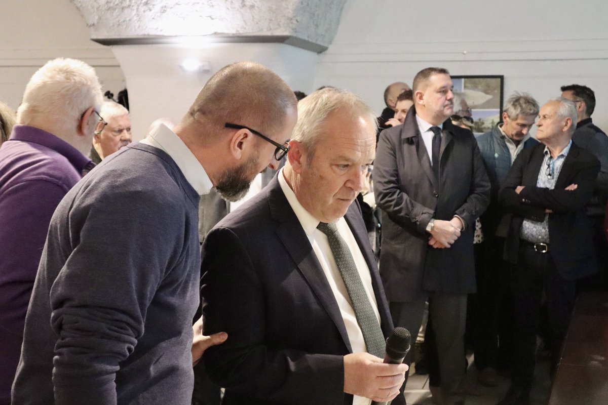 tristan_sacha's tweet photo. [👔#Politique] — #Municipales2026

Coup de tonnerre à #CournonDAuvergne, deuxième ville du #PuyDeDôme à gauche depuis 1989, vient de basculer à droite ce soir.

Yanik PRIÈRE (LUDI–UDI) reçoit 4.541 voix ➡️ 50,81%
François RAGE (LUG) reçoit 4.397 voix ➡️ 49,19% https://t.co/OqgWCeEnrP