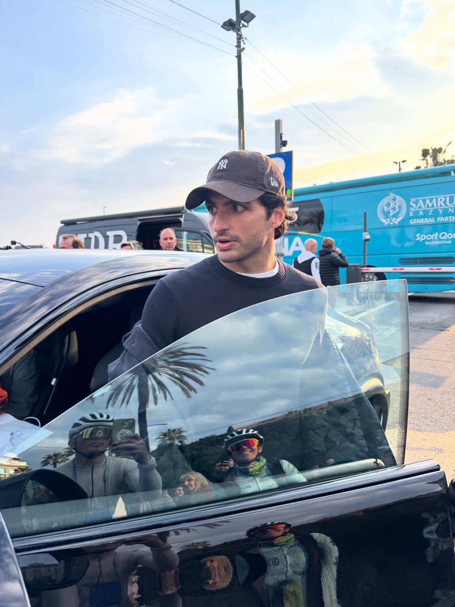 carlos sainz archive tweet media