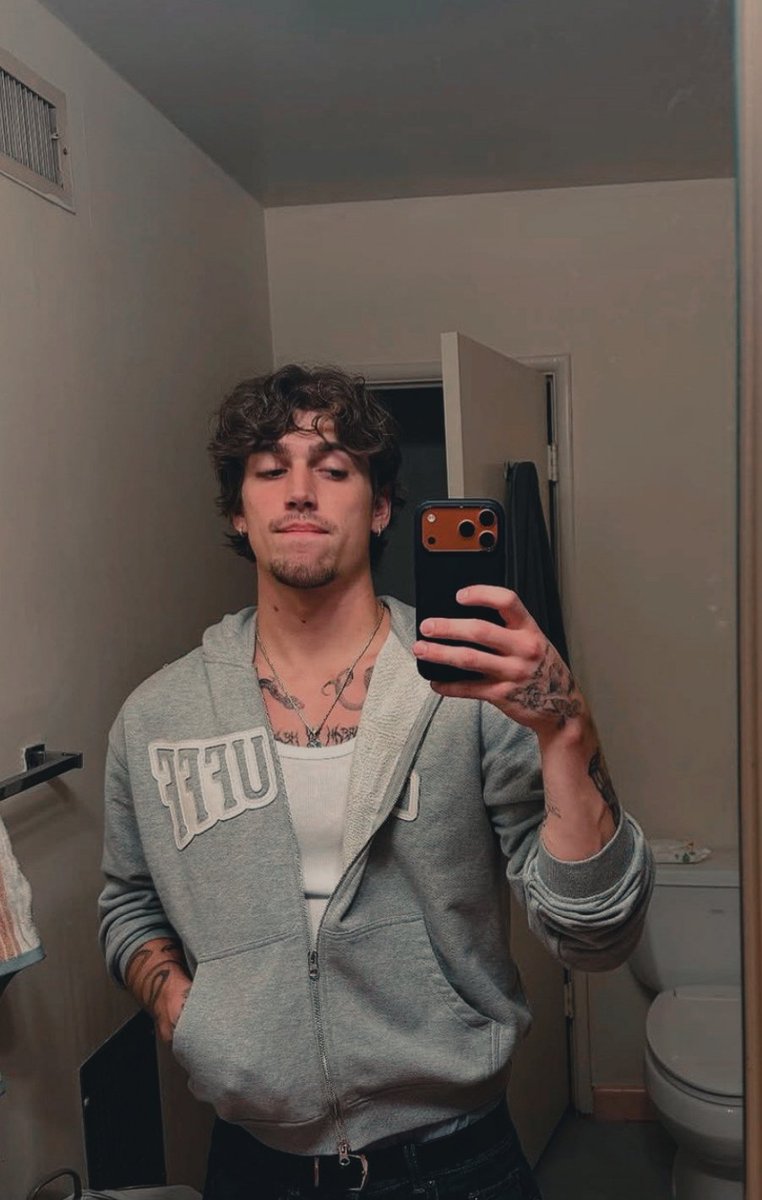 𝙅𝘼𝙓 𝙆𝙀𝘼𝙉𝙀. tweet media