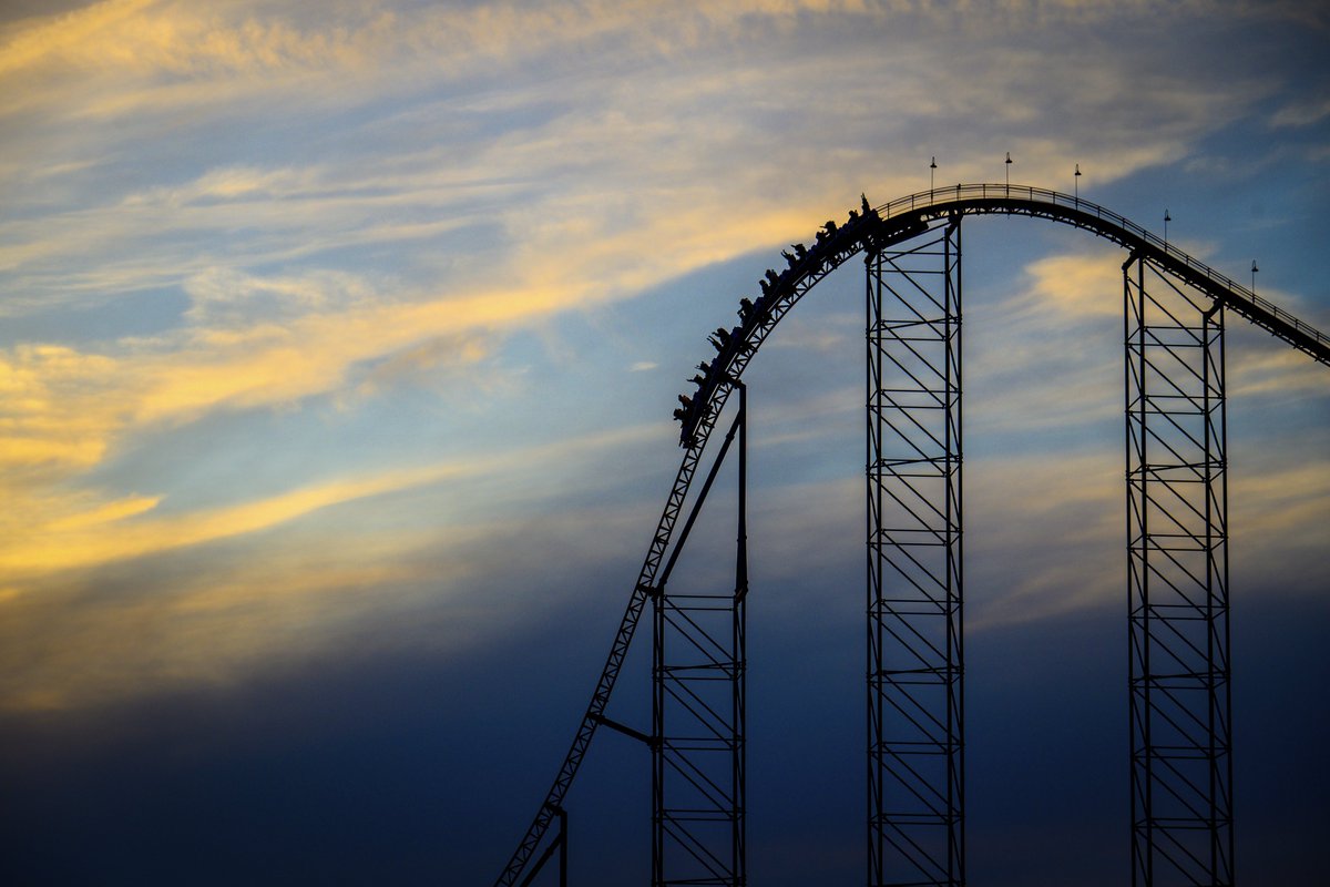 amusementhunt's tweet image. Into the sunset she rides... Superman @SixFlagsDC November 2025. #rollercoaster #sixflags #sixflagsamerica