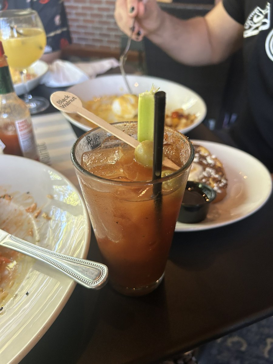 Bowdowntoprincess tweet media