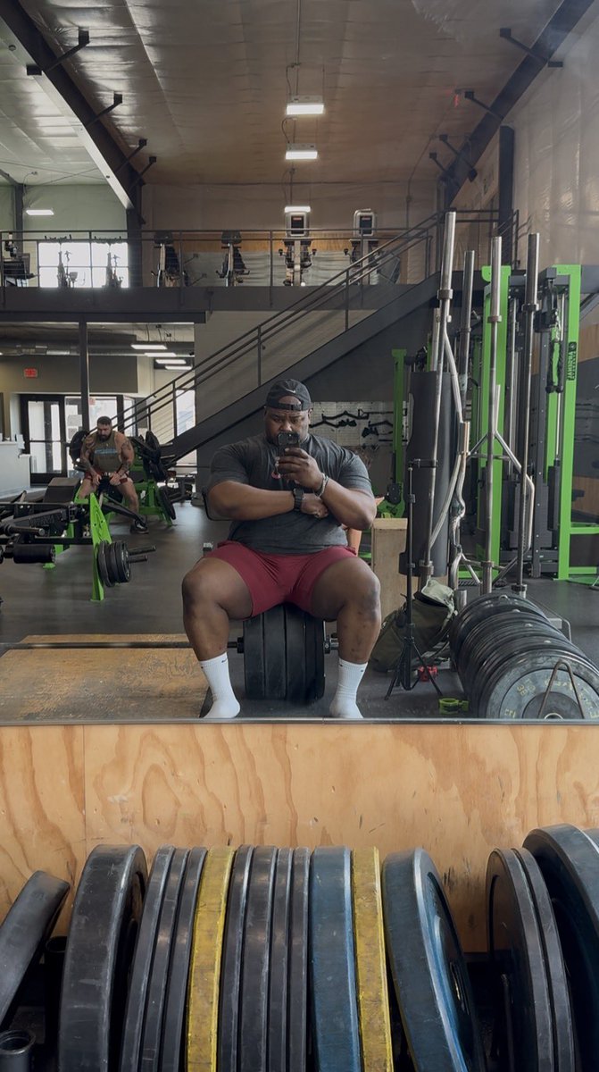 adrianhend's tweet photo. It’s always a great time at the gym https://t.co/CeBPpsua0P