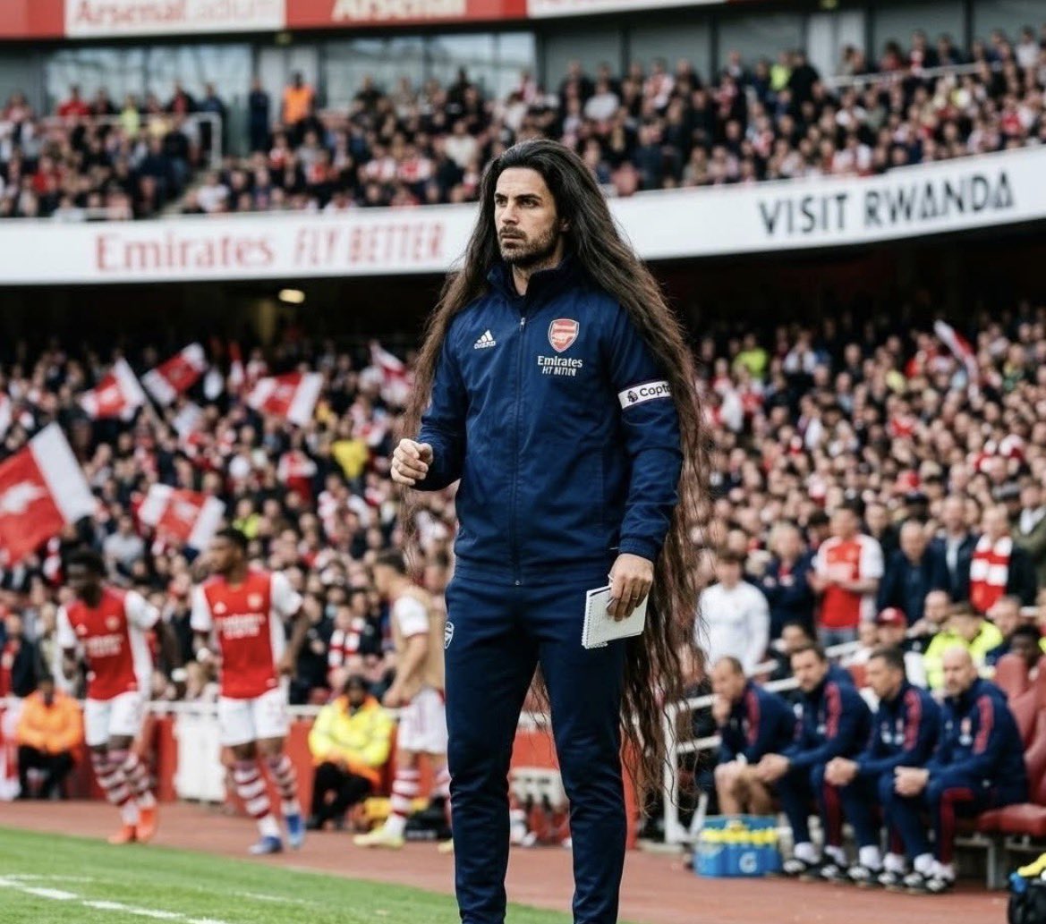 ErlingNoContext's tweet photo. "Not cutting my hair until Arsenal win a trophy" https://t.co/5x1grc5Wgw