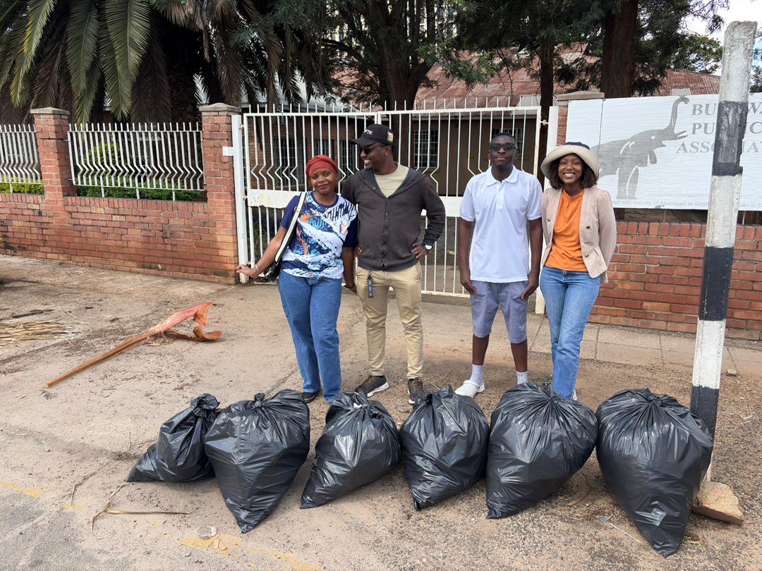 ShokoTonderai's tweet photo. #DAY 2290 Well done #DIFTK Do it for the Kids @doit4thekidz_
We all have to be responsible always
it does not take much to make a difference let's #KeepBulawayoClean https://t.co/Y8vdY8OUKh