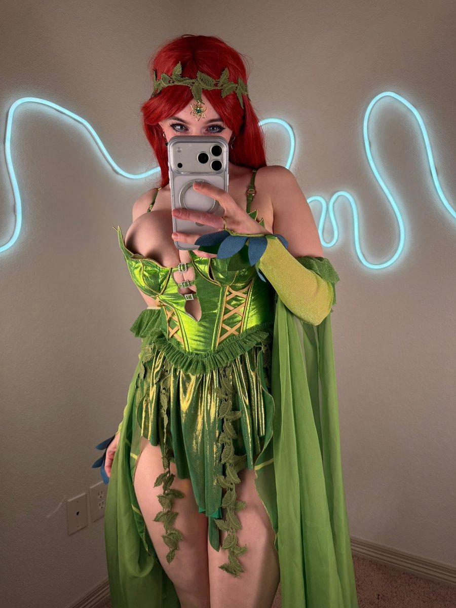 Scarlett tweet media