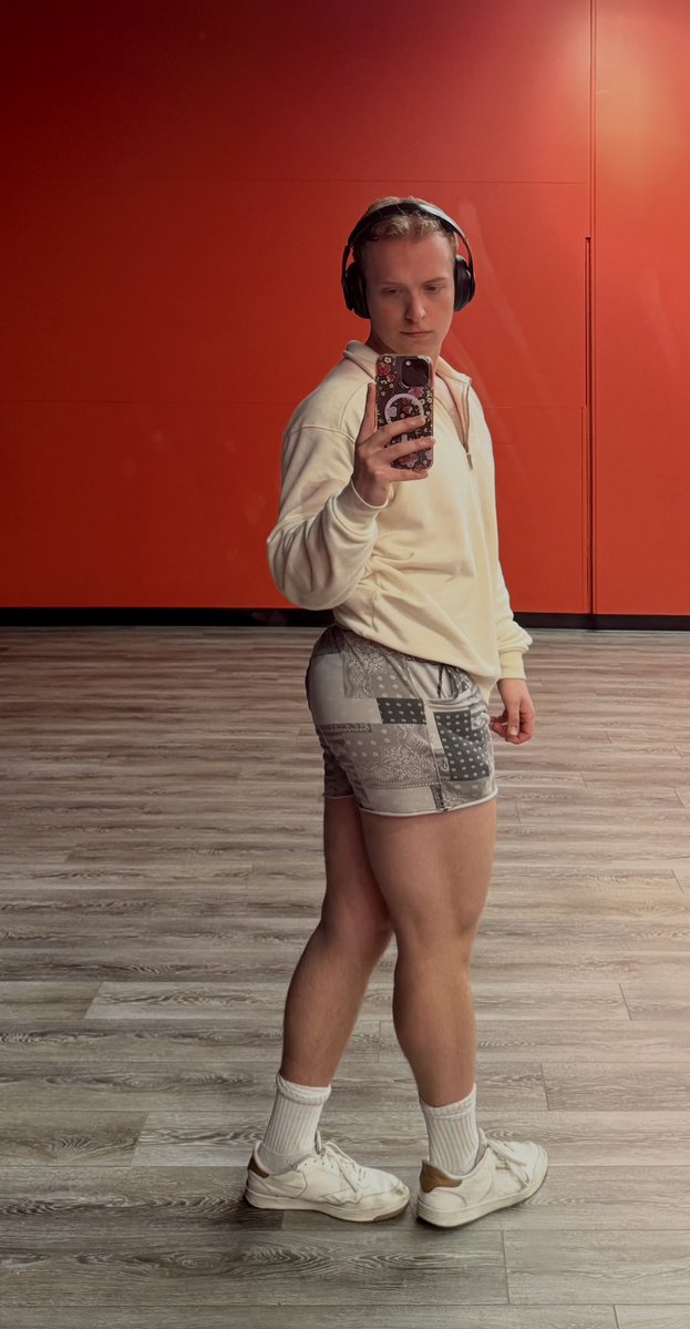 twunk zara larsson tweet media