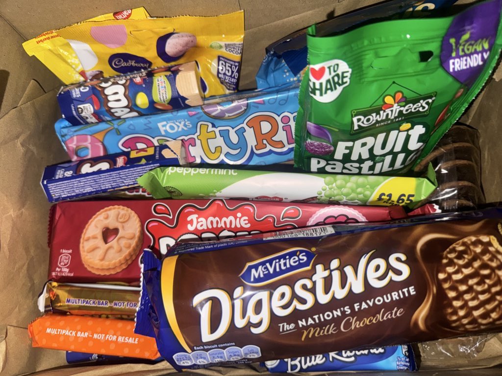 max is so normal!༺☆༻ tweet media