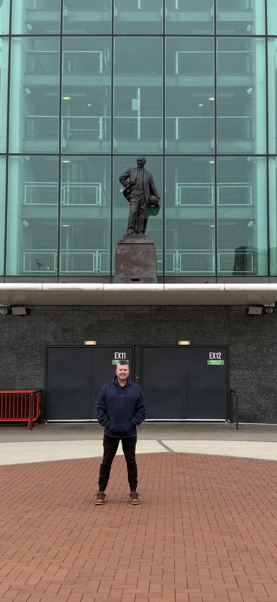 robert daye tweet media