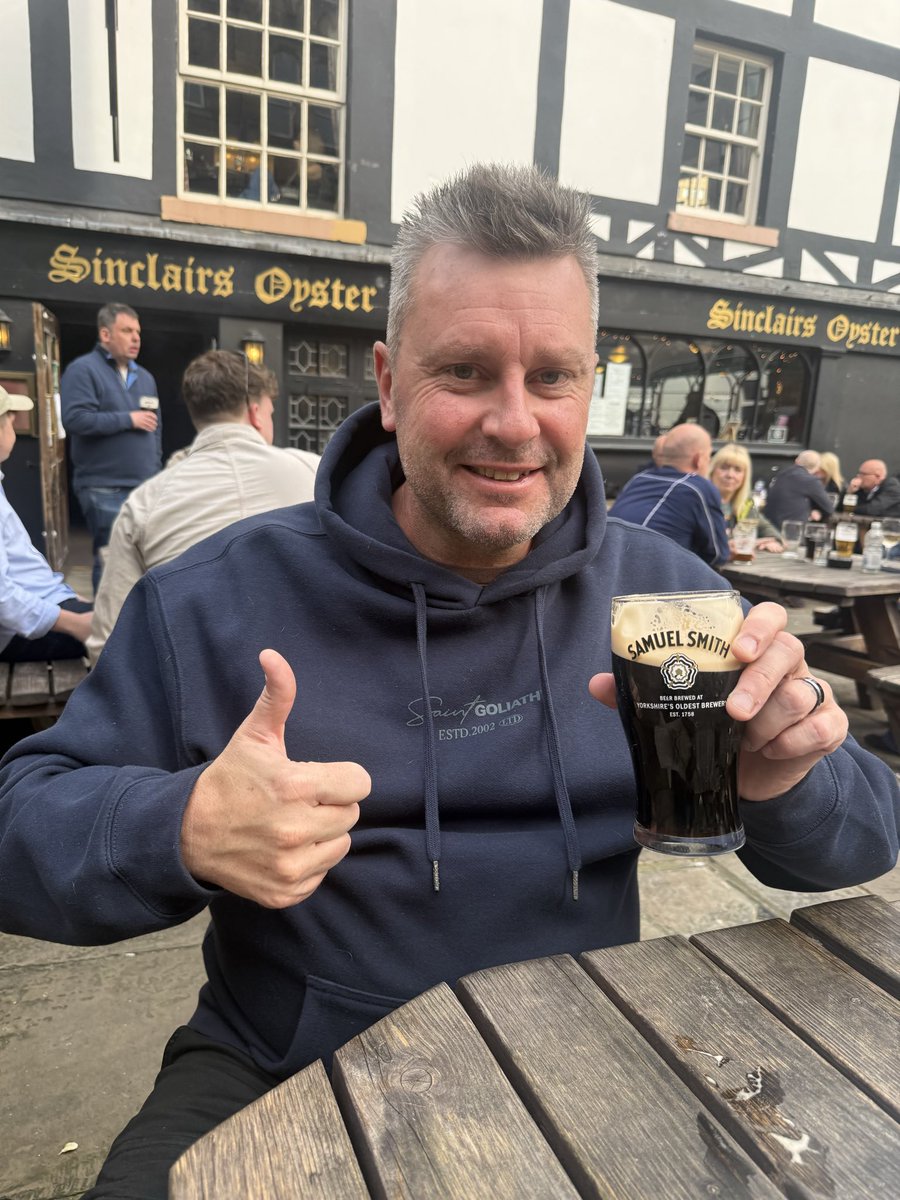 robert daye tweet media