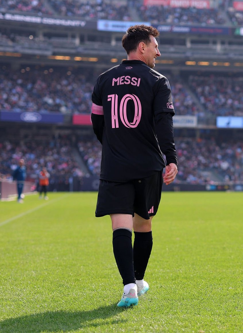 KING MESSI 10 tweet media