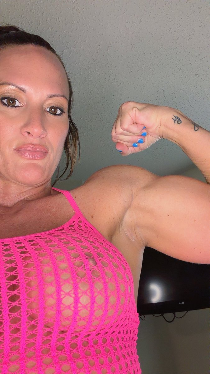 Tapered Physique ❤️Xbiz Miami ❤️Fetcon tweet media