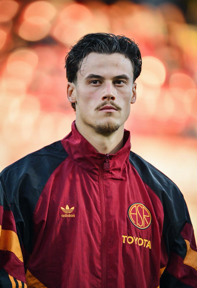 30 Maç - 13 Clean Sheet

Roma'da oynayıp şerefi sorgulanmayacak tek futbolcu..