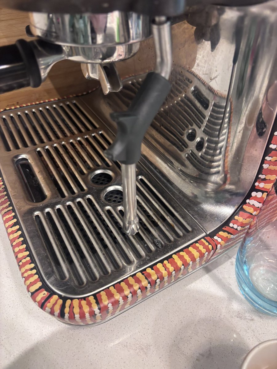 meeb 🧛🏻♀️ tweet media