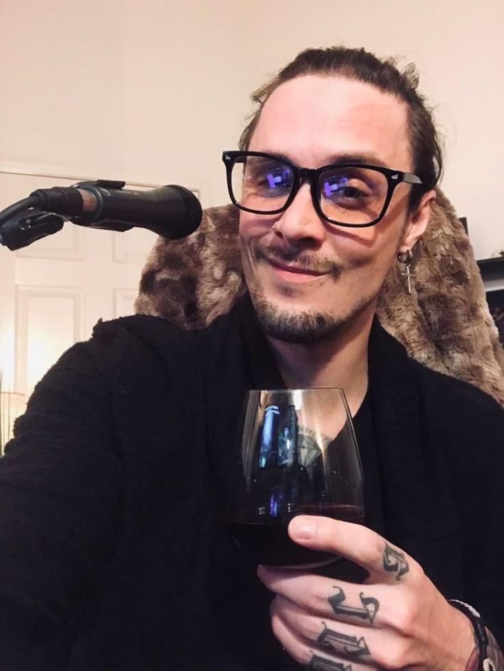 ˚.◜carꙨ ◟☆ tweet media