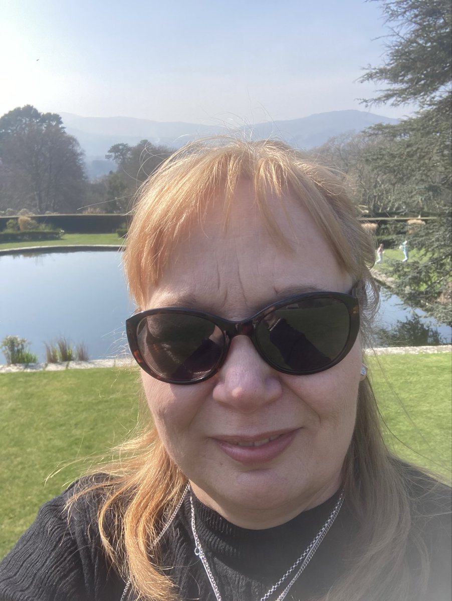 Samantha tweet media