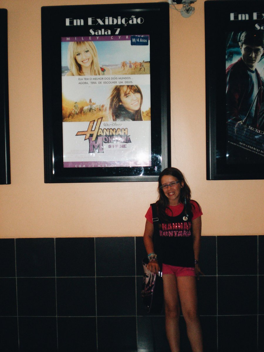 pinkmileyc's tweet photo. me in 2009        🤝        me in 2026 https://t.co/JApczV5NiX