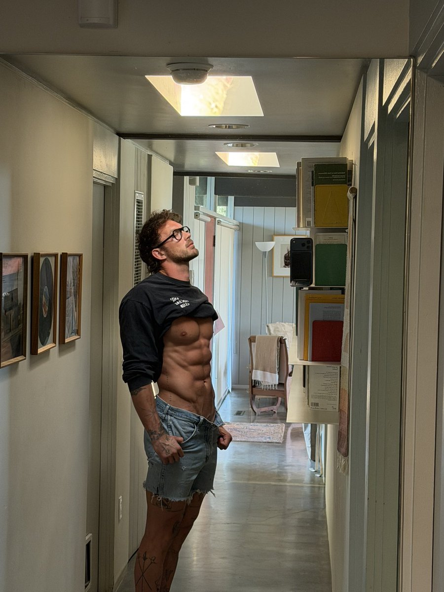 Christian Hogue tweet media