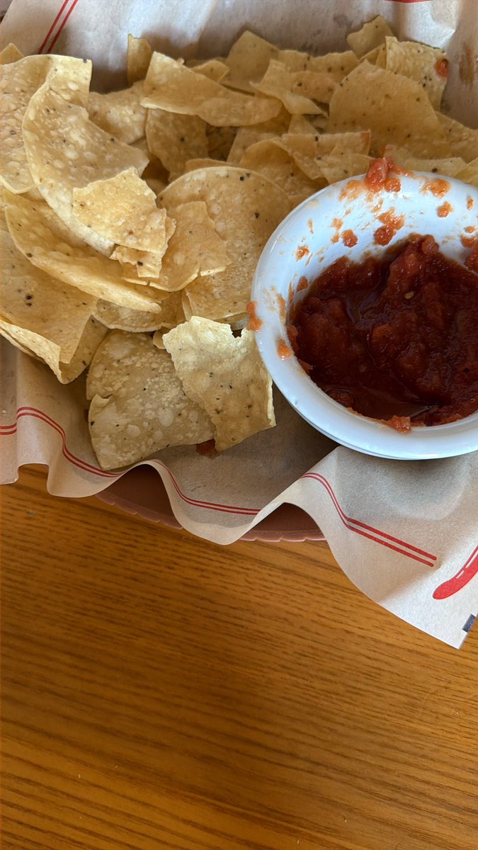 Tyler Hall tweet media