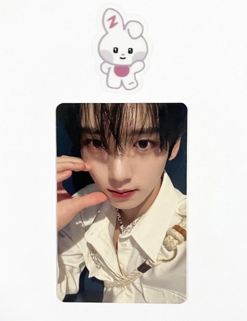 shinee2one's tweet photo. [🐰] feedback positivo para a @notiinthemood_ que me vendeu esse card emocionante aqui! chegou direitinho, muito obrigada mesmo! 🩷 https://t.co/vnPeMWNLcI