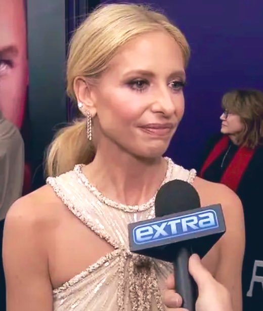 OolaFanForever's tweet photo. #SarahMichelleGellar’s reaction to #JenniferLoveHewitt returning to #IKnowWhatYouDidLastSummer 2025, “I don’t know anything about that.” No scenes together, no red carpet pose, Freddie on opposite side of all cast pics & Jennifer left before the cast party. #NoIssue Sure.💔👎🚫 https://t.co/Ce8Llb6SU7