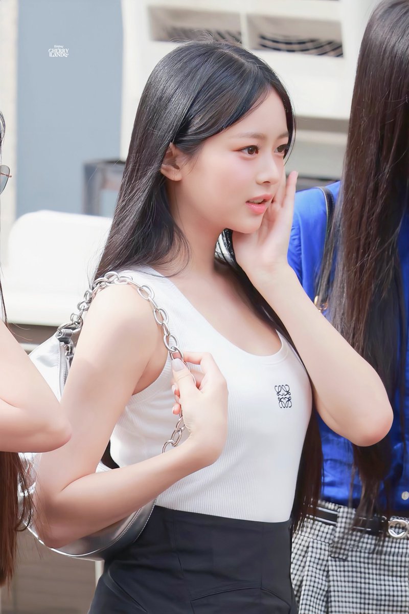 hanni archive⁵ tweet media