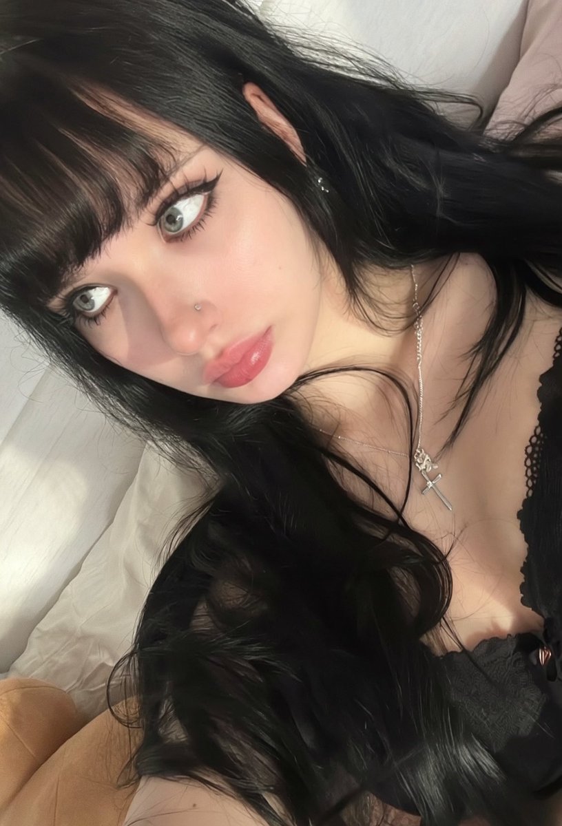 sara ౨ৎ tweet media