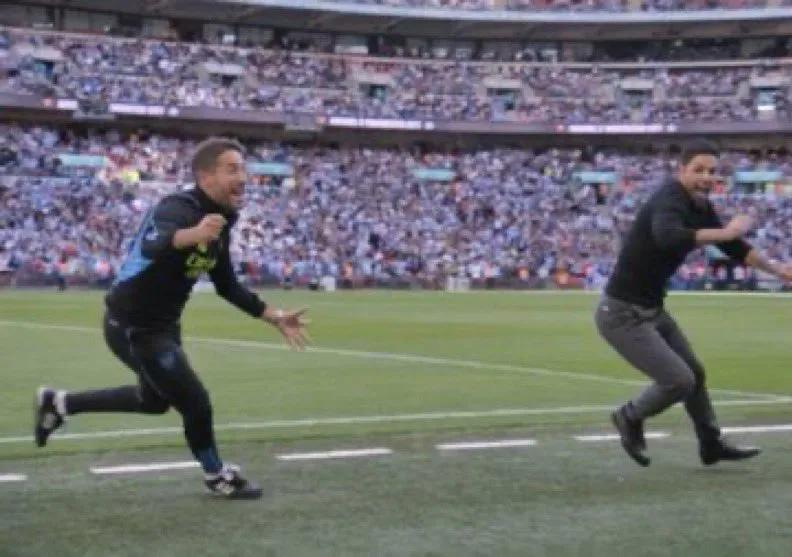 C H R I S tweet media