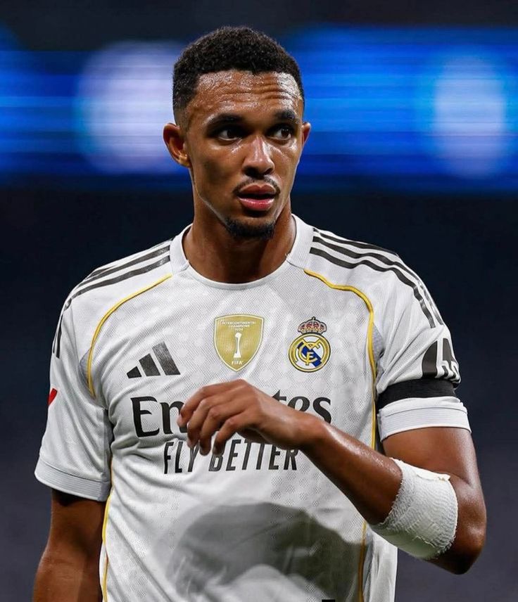 🚨 JUST IN: Trent Alexander-Arnold apologized for coming late to training, but Arbeloa still decided it's necessary to bench him tonight as a punishment. 

Trent understood the coach's decision.

He is STILL considered the starting RB at Real Madrid, no changes. <a href="/diarioas/">Diario AS</a>