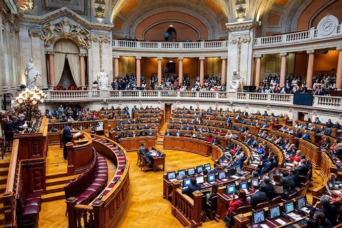 Billboard Chris 🌎 tweet media