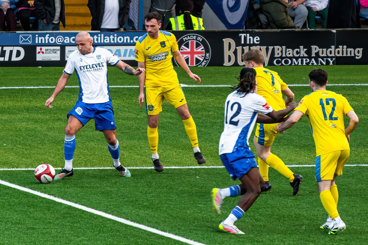 GomboczSteve's tweet image. 2nd half goalmouth action during the game Bury v Bootle on 21/3/26. Well played the Shakers. #BuryFC #PartOfIt @whitebluearmy @buryfcofficial #bfc140 #shakers