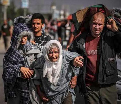 ÚLTIMAS NOTÍCIAS🇬🇧🇵🇸:

Dua Lipa doou US$ 1 milhão para a Palestina através do Fundo de Auxílio às Crianças da Palestina (PCRF) para alimentar crianças, mulheres e idosos durante a guerra contínua de Israel com Gaza, Líbano e Irã.