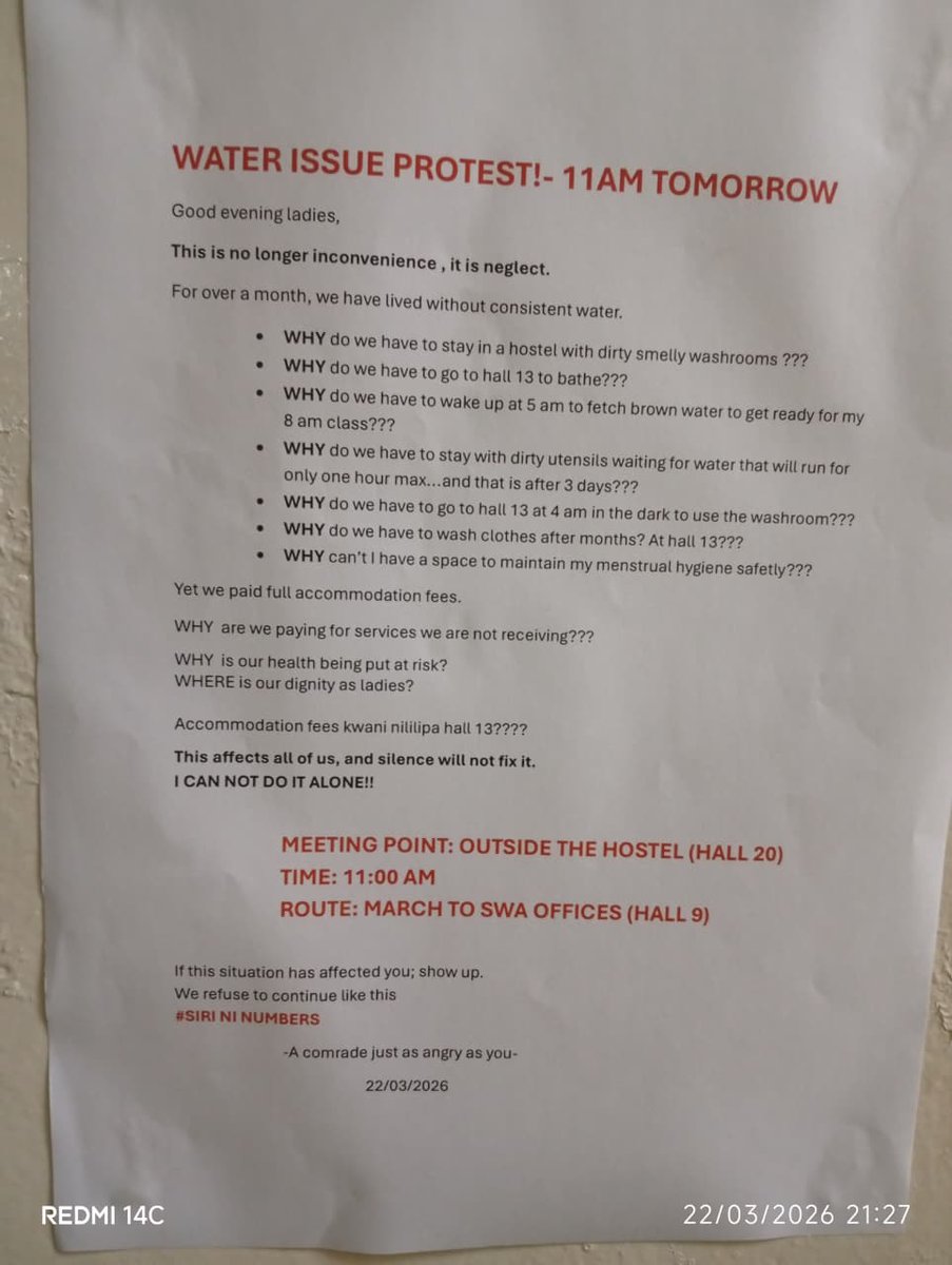 kenya_politics_'s tweet photo. UON students protest because of a lack of water and pathetic hostel conditions in the women's section. They haven't had water for almost 2 weeks now. https://t.co/swxlfhClf3