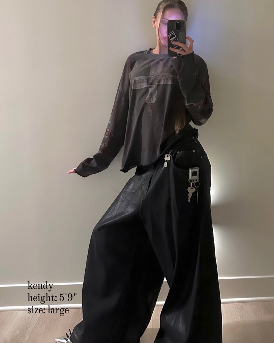 KeshiUniverse tweet media