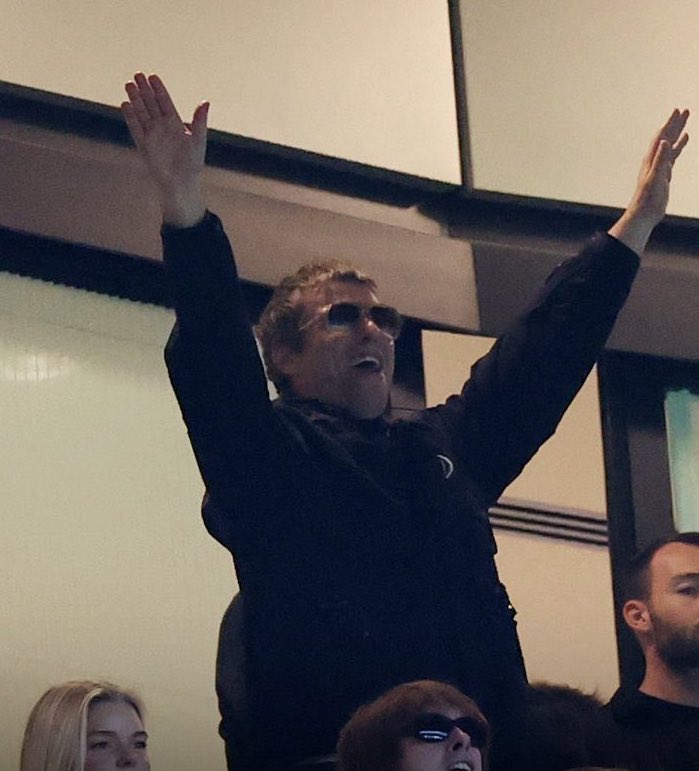 sofi ✮⋆˙ tweet media