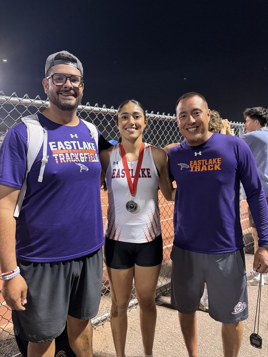 vanneaya.nieves tweet media