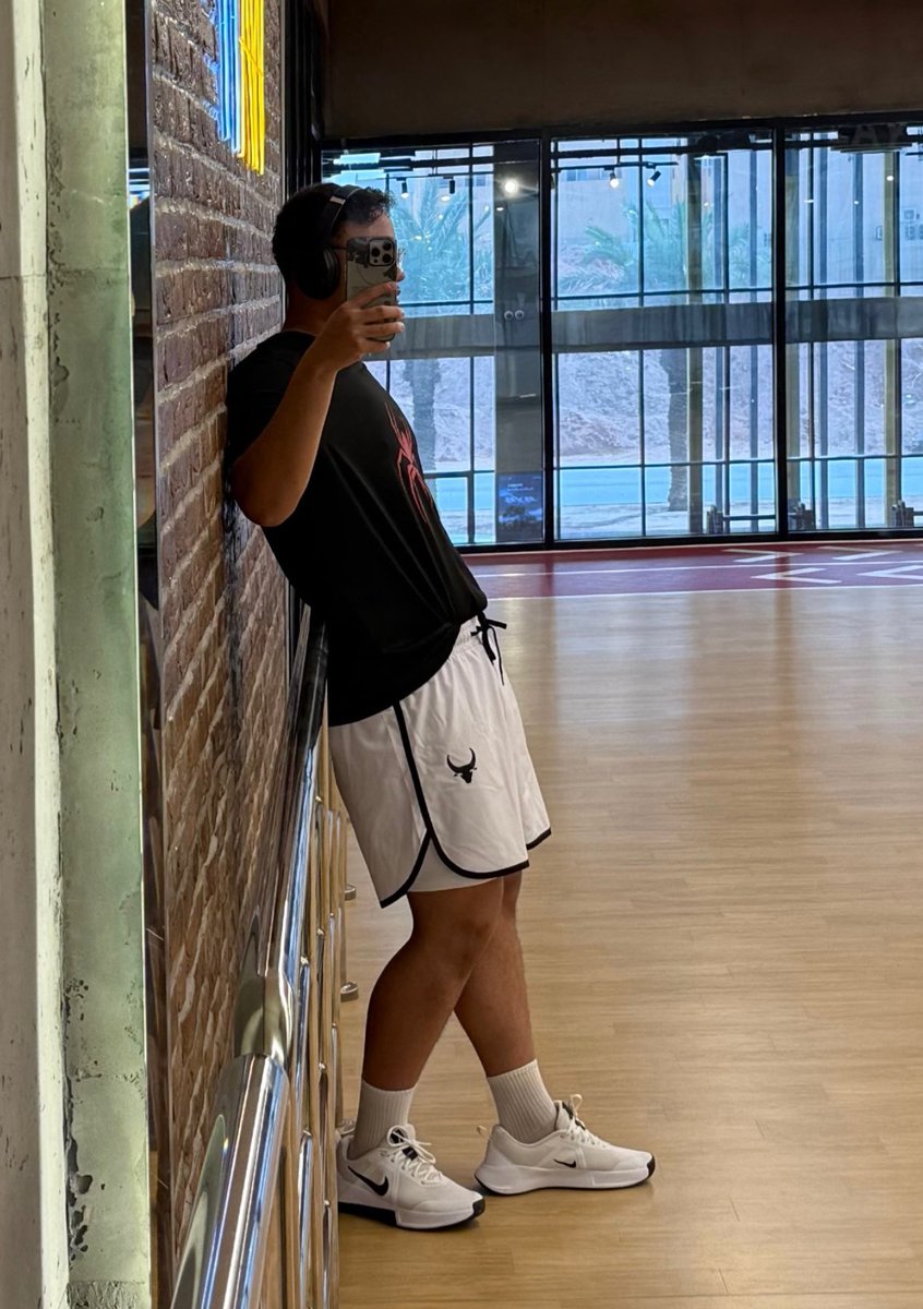 𝟏𝟽 tweet media