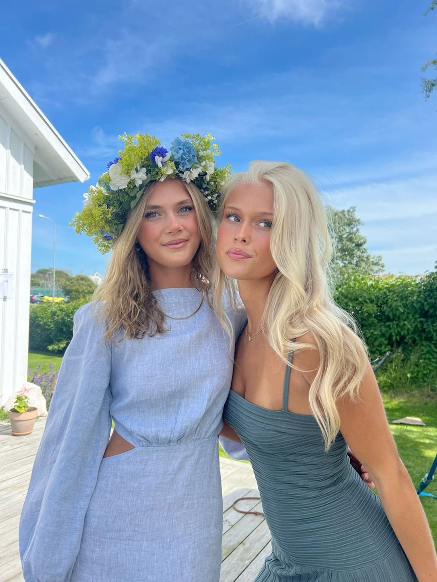 GirlsInFrames tweet media