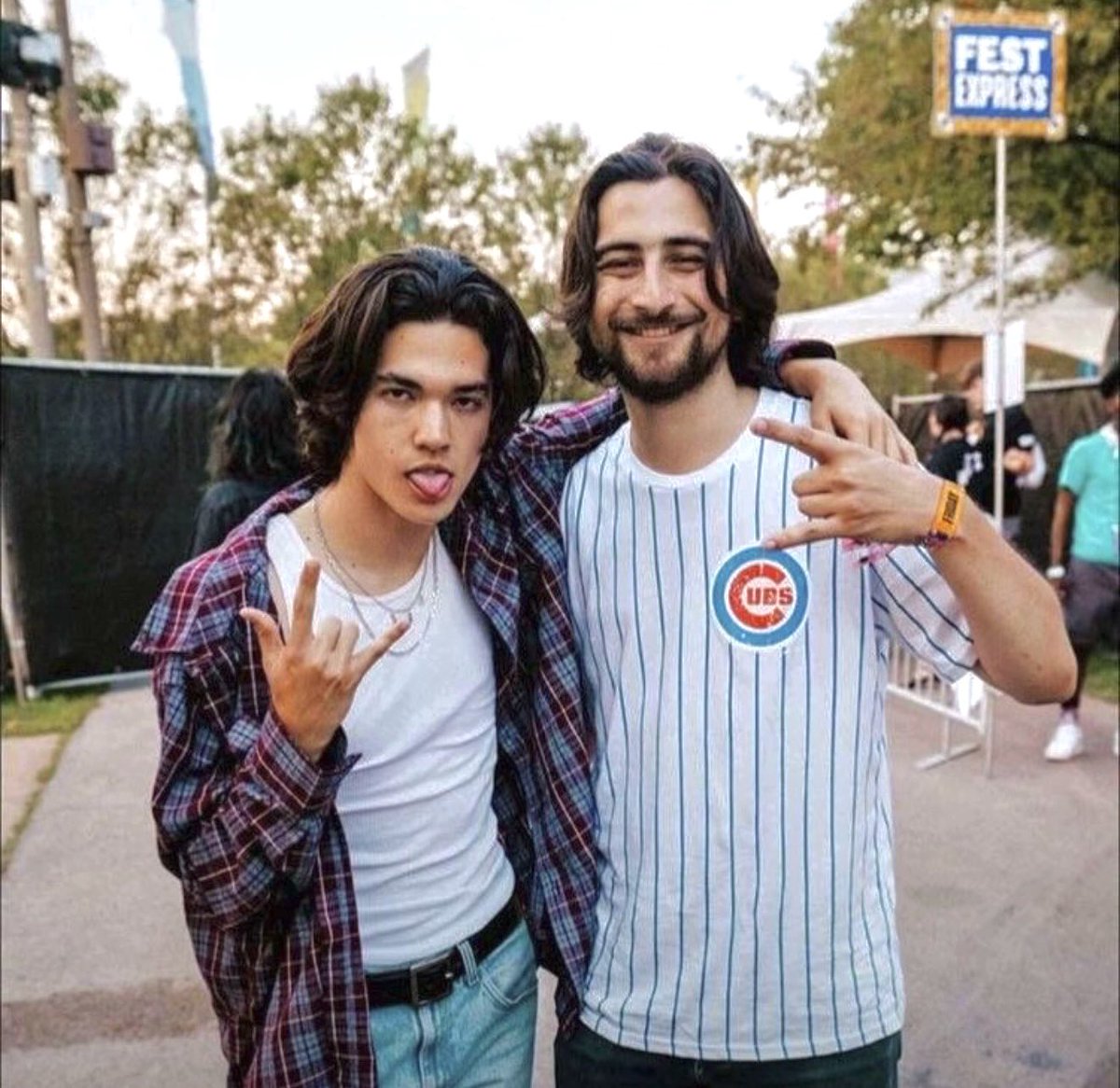 Noah Kahan Archive tweet media