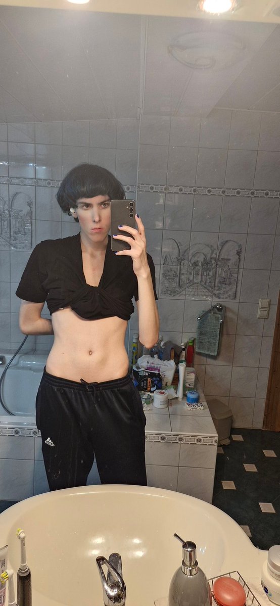 flophone tweet media